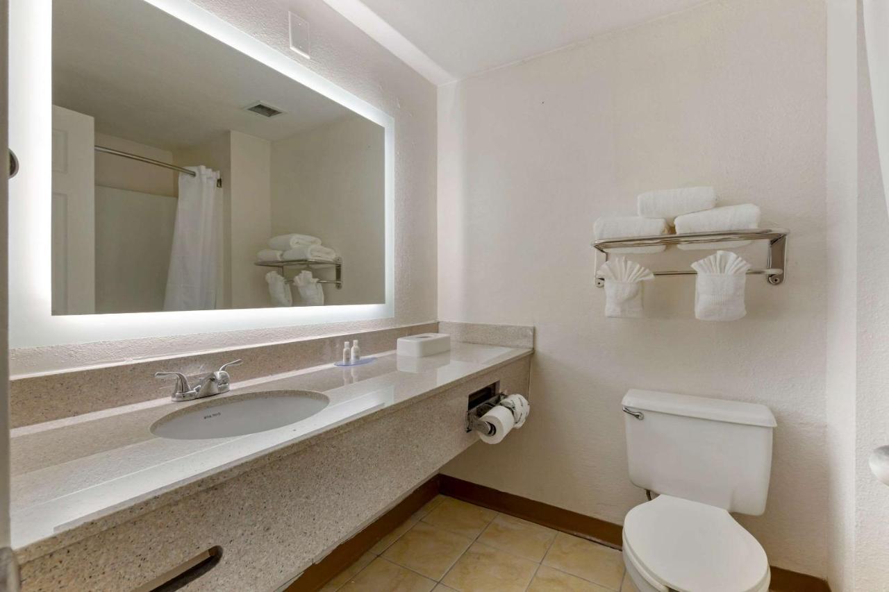Suburban Extended Stay Hotel Raleigh Esterno foto